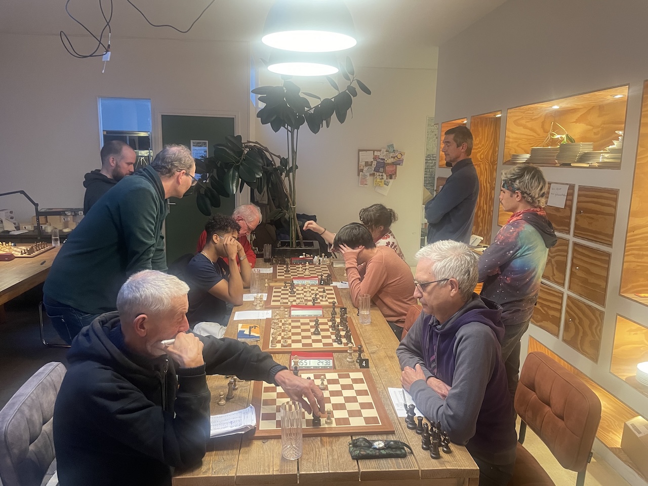 Drie borden speelden nog om circa 16.30 uur.